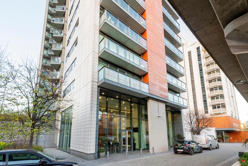 London Skylineviews 2 Bed 2 Bath Flat Near Canary Wharf, O2 & Excel Экстерьер фото