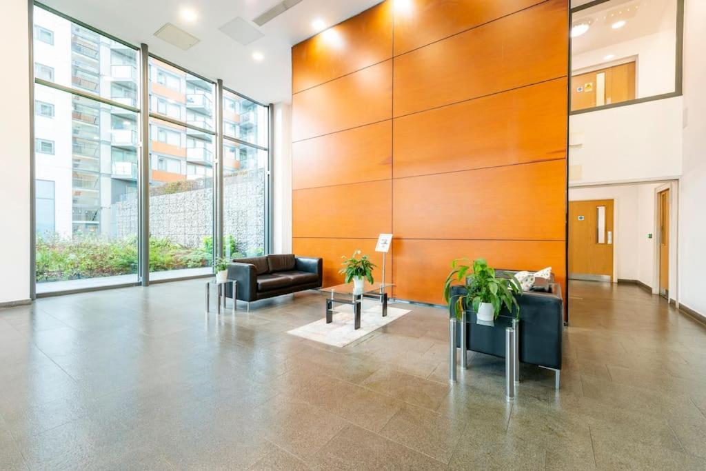 London Skylineviews 2 Bed 2 Bath Flat Near Canary Wharf, O2 & Excel Экстерьер фото