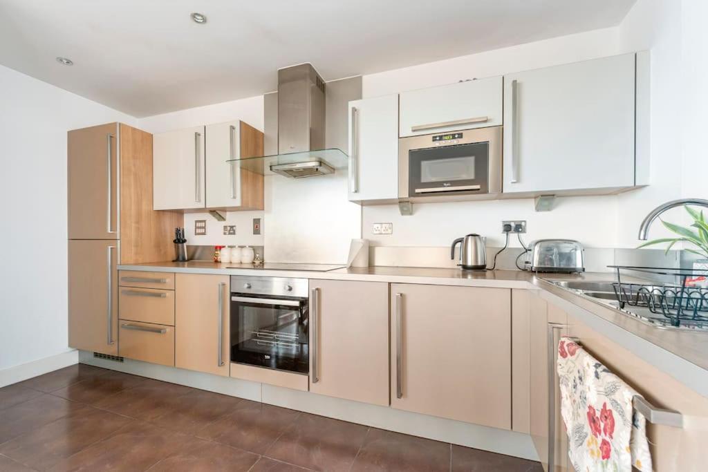 London Skylineviews 2 Bed 2 Bath Flat Near Canary Wharf, O2 & Excel Экстерьер фото